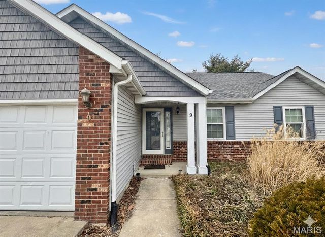 9 Jason Drive, Glen Carbon, IL 62034