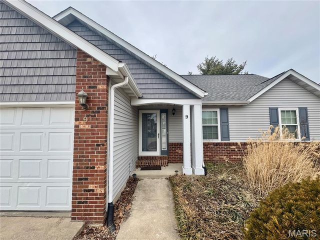 9 Jason Drive, Glen Carbon, IL 62034