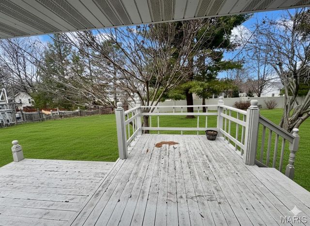 9 Jason Drive, Glen Carbon, IL 62034