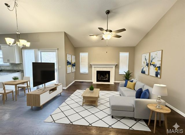 9 Jason Drive, Glen Carbon, IL 62034