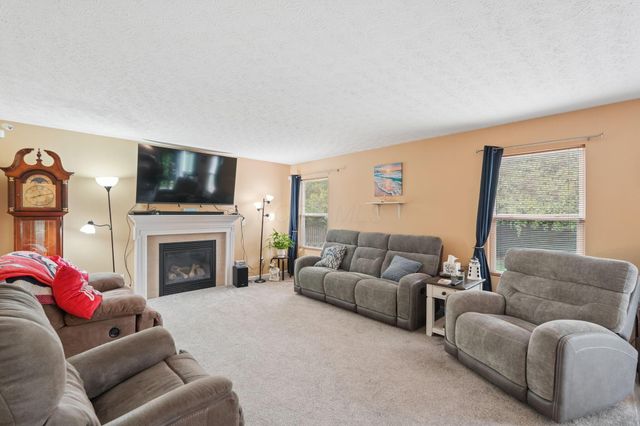 3836 Wolf Creek Road, Grove City, OH 43123