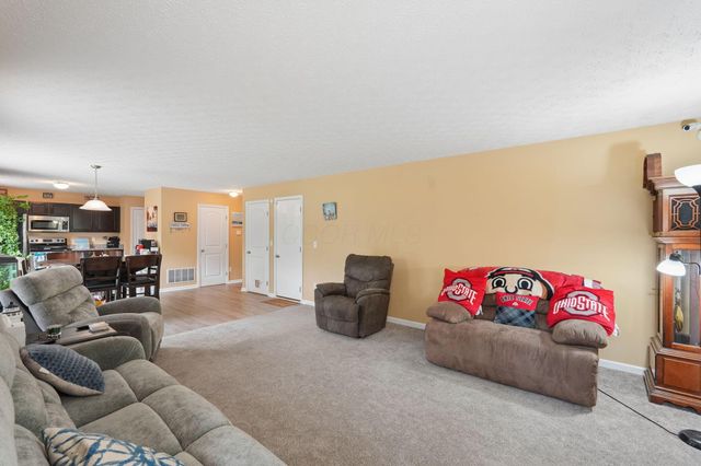 3836 Wolf Creek Road, Grove City, OH 43123