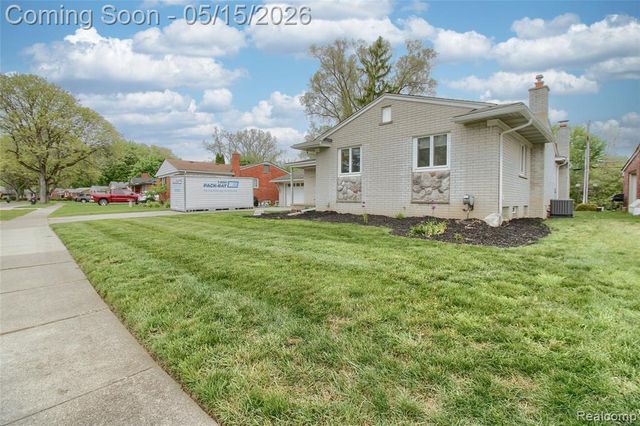 30256 Brookview Drive, Livonia, MI 48152