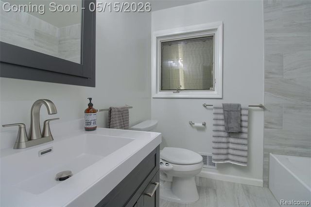 30256 Brookview Drive, Livonia, MI 48152