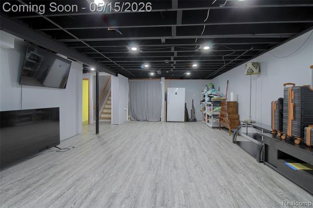 30256 Brookview Drive, Livonia, MI 48152