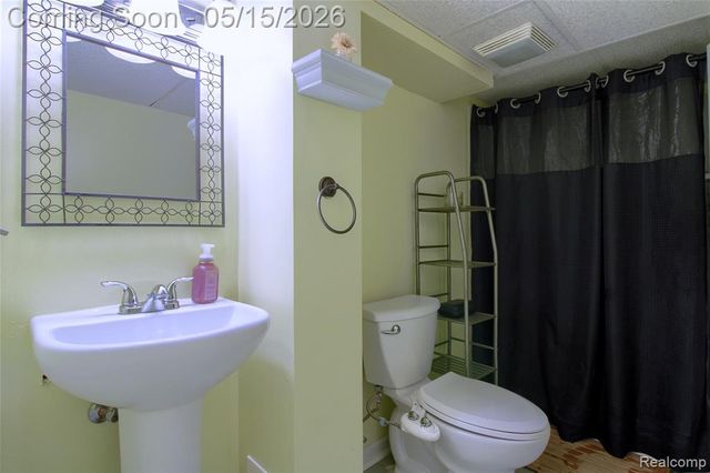 30256 Brookview Drive, Livonia, MI 48152