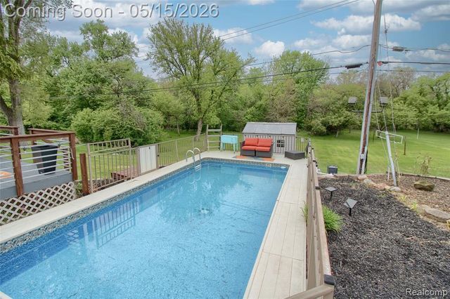 30256 Brookview Drive, Livonia, MI 48152