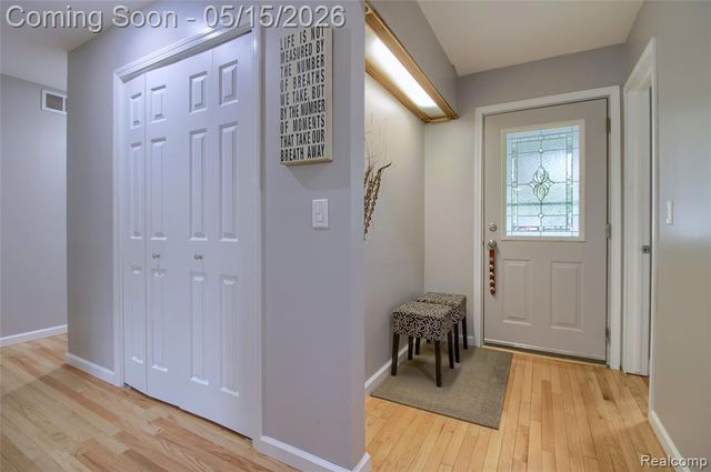 30256 Brookview Drive, Livonia, MI 48152