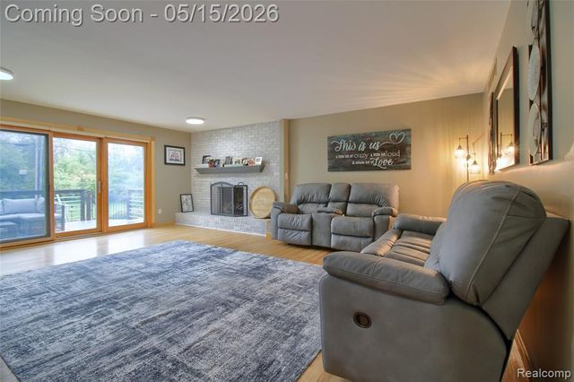 30256 Brookview Drive, Livonia, MI 48152