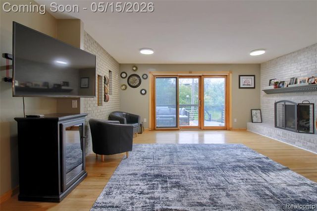 30256 Brookview Drive, Livonia, MI 48152