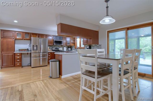 30256 Brookview Drive, Livonia, MI 48152