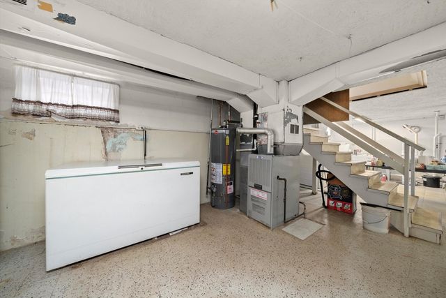 2439 Ernst Street, Franklin Park, IL 60131