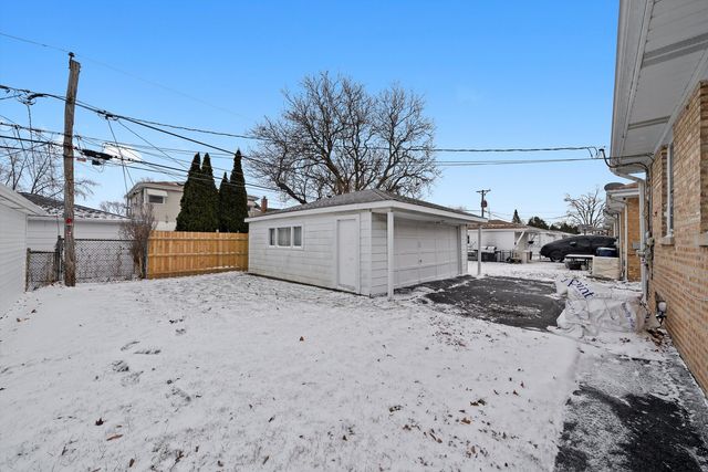 2439 Ernst Street, Franklin Park, IL 60131