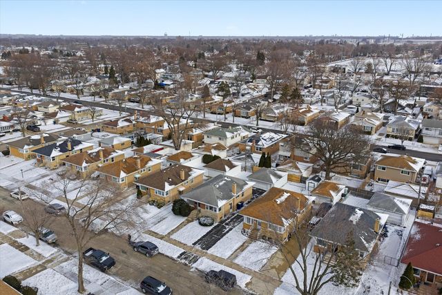 2439 Ernst Street, Franklin Park, IL 60131