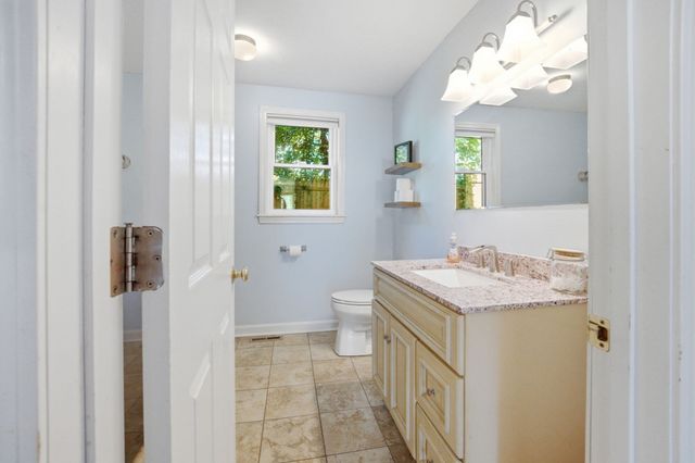 51 Mechanic St, Bellingham, MA 02019