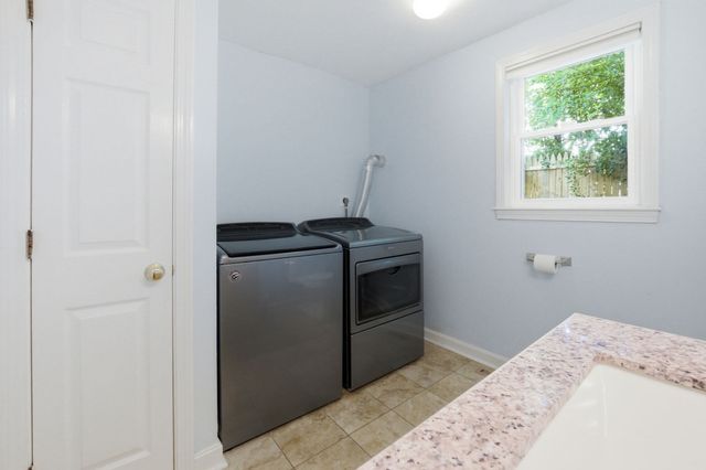 51 Mechanic St, Bellingham, MA 02019