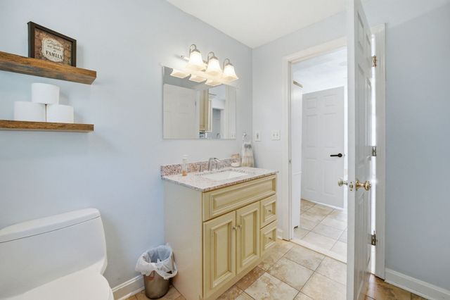 51 Mechanic St, Bellingham, MA 02019