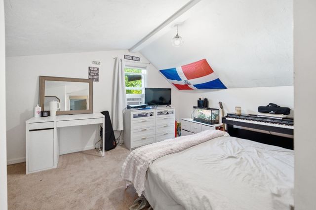 51 Mechanic St, Bellingham, MA 02019