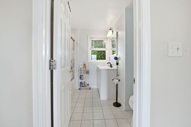 51 Mechanic St, Bellingham, MA 02019