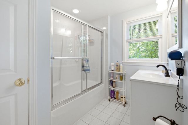 51 Mechanic St, Bellingham, MA 02019