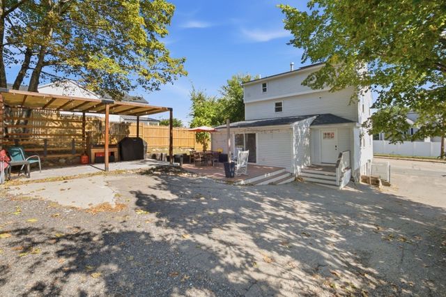 51 Mechanic St, Bellingham, MA 02019