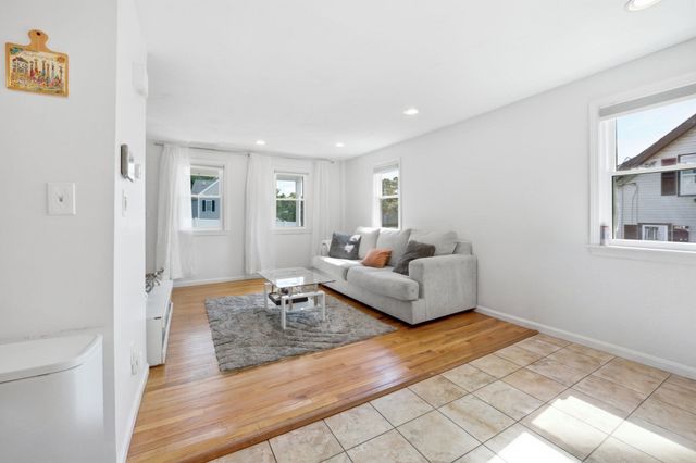 51 Mechanic St, Bellingham, MA 02019