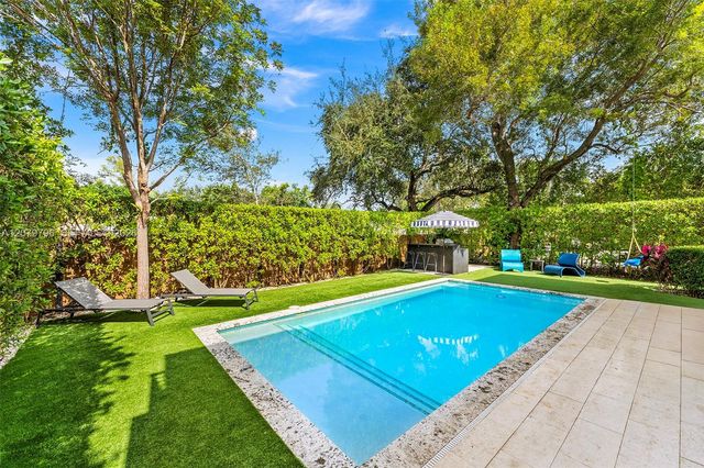 8611 Arboretum Lane, Miami, FL 33138