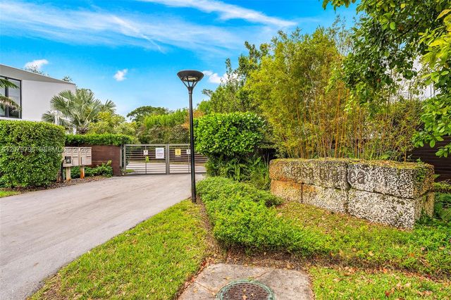 8611 Arboretum Lane, Miami, FL 33138