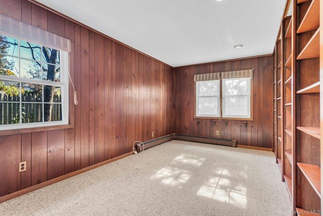 12 Violet Road, Bayville, NY 11709