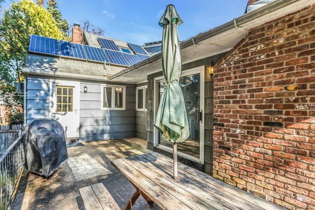 12 Violet Road, Bayville, NY 11709