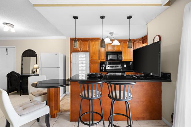 2731 NE 14th Street Cswy 919, Pompano Beach, FL 33062