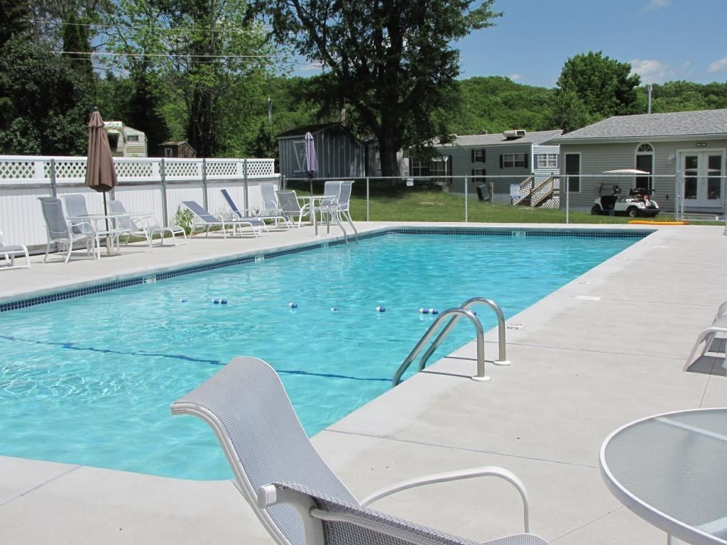 194 Buckley Rd Unit 107, Weare, NH 03281