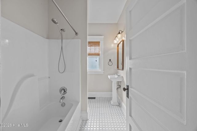 1614 Spencer Avenue, New Bern, NC 28560