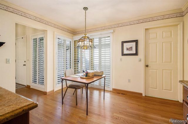 43053 W Kirkwood Drive 30, Clinton Township, MI 48038