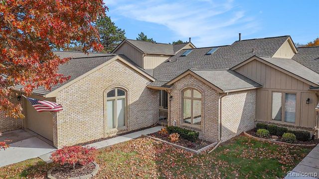 43053 W Kirkwood Drive 30, Clinton Township, MI 48038