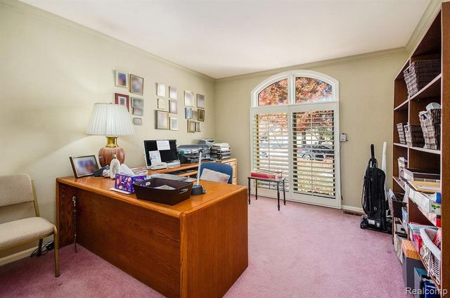 43053 W Kirkwood Drive 30, Clinton Township, MI 48038