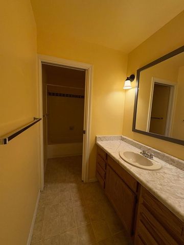 64 W Brown Road, Mesa, AZ 85201
