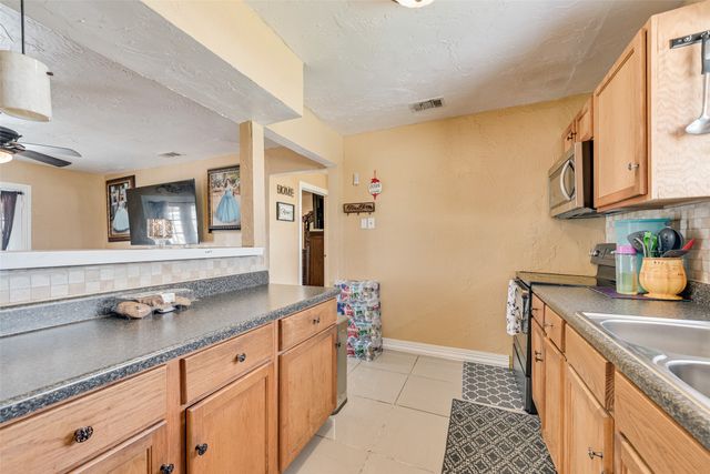 3924 Emerald Drive, Mesquite, TX 75150