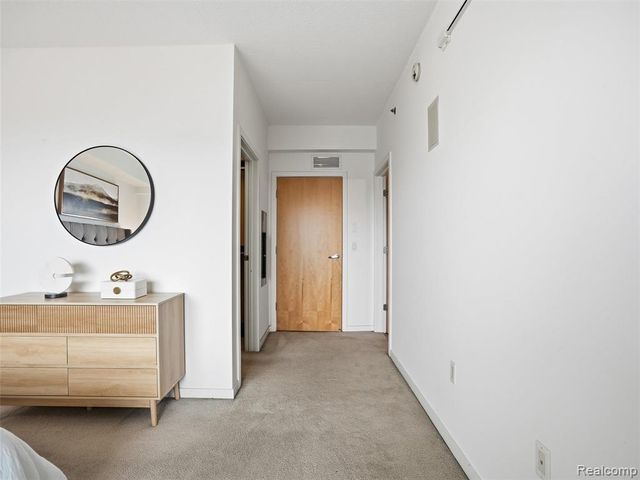 432 S Washington Avenue 905, Royal Oak, MI 48067