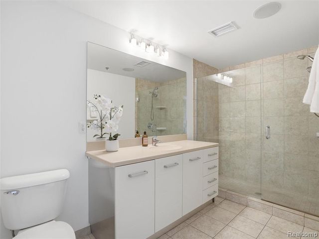 432 S Washington Avenue 905, Royal Oak, MI 48067