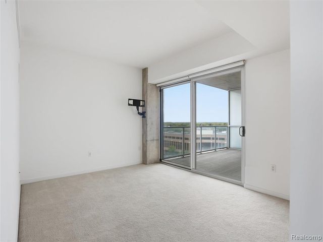 432 S Washington Avenue 905, Royal Oak, MI 48067