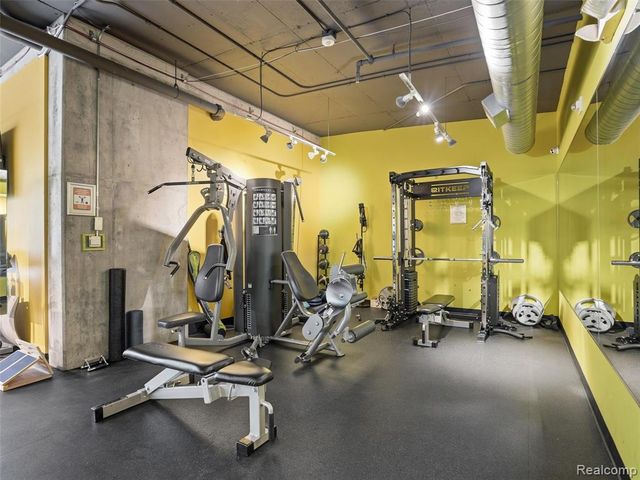 432 S Washington Avenue 905, Royal Oak, MI 48067