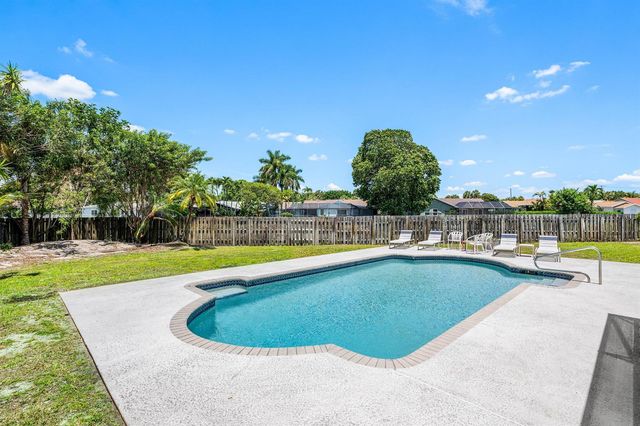 9792 Majorca Place, Boca Raton, FL 33434