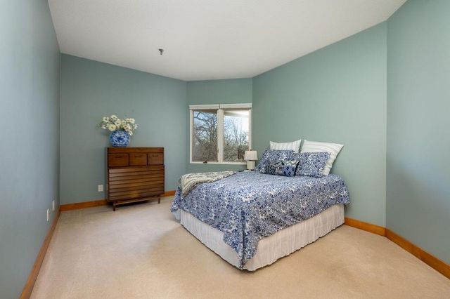 3930 Grand Avenue 306, Des Moines, IA 50312