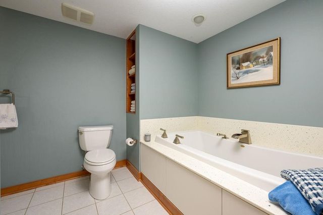 3930 Grand Avenue 306, Des Moines, IA 50312