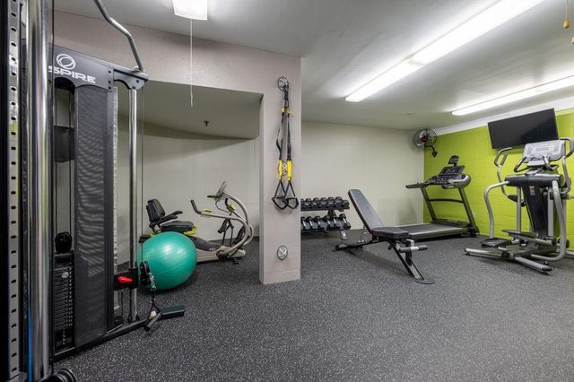 3930 Grand Avenue 306, Des Moines, IA 50312