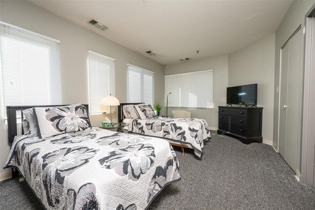 3930 Grand Avenue 306, Des Moines, IA 50312