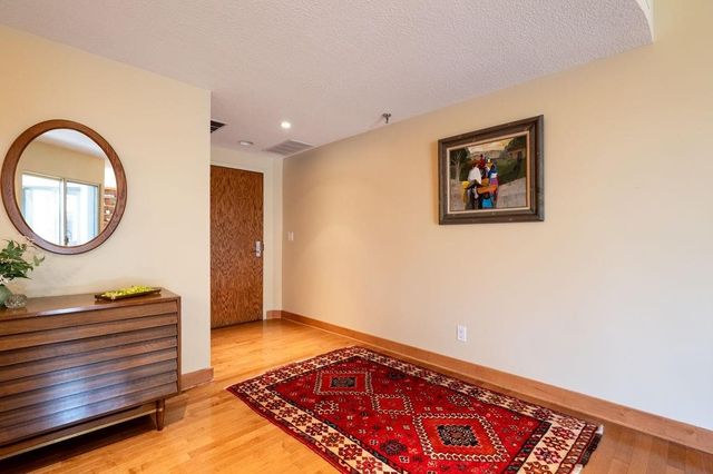 3930 Grand Avenue 306, Des Moines, IA 50312
