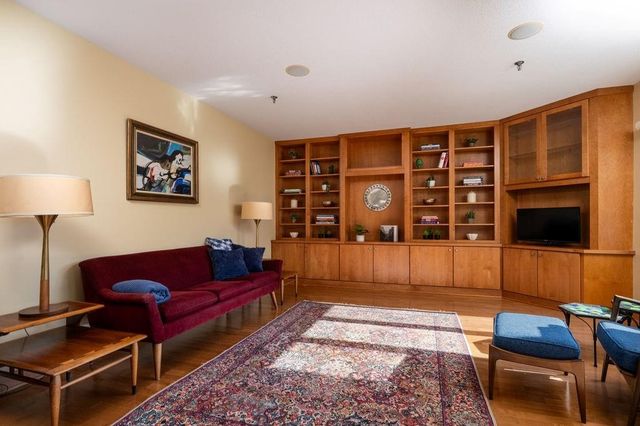 3930 Grand Avenue 306, Des Moines, IA 50312