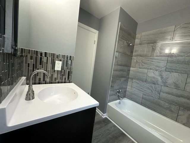 4875 N 53rd STREET, Milwaukee, WI 53218